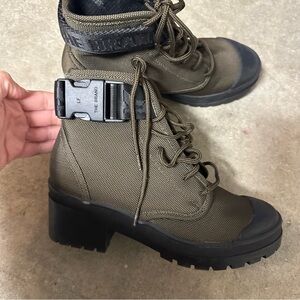 LF Jeffrey Campbell army green camo hiking buckle canvas lug boots womens 7.5